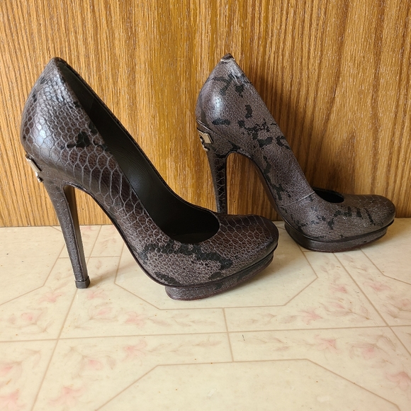 Tory Burch Amazon Jude Pumps Size 6M ~ EUC like new! - Picture 4 of 10